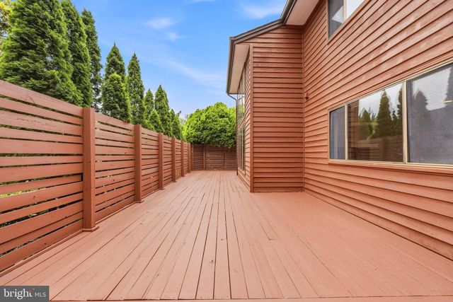 2105 SOUTH BAY LN, Reston, VA 20191