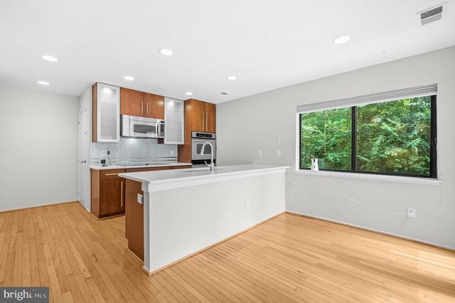 2105 SOUTH BAY LN, Reston, VA 20191