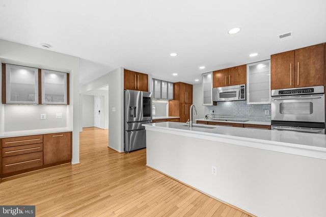 2105 SOUTH BAY LN, Reston, VA 20191