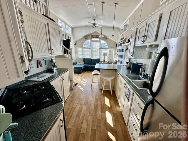 195 Grand View Drive, New London, NC 28127