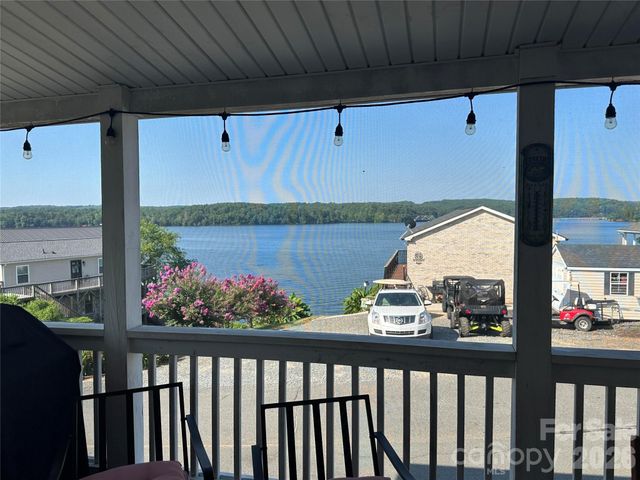 195 Grand View Drive, New London, NC 28127