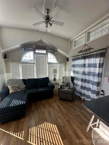 195 Grand View Drive, New London, NC 28127