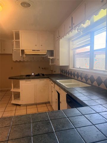 7623 Wilmerdean Street, Houston, TX 77061