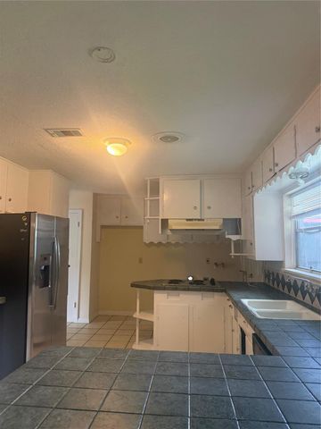 7623 Wilmerdean Street, Houston, TX 77061