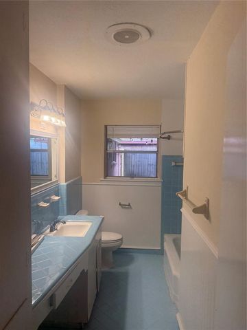 7623 Wilmerdean Street, Houston, TX 77061