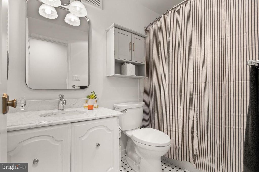 Image 38 of property listing at 1608 BELMONT ST NW #C, Washington, DC 20009