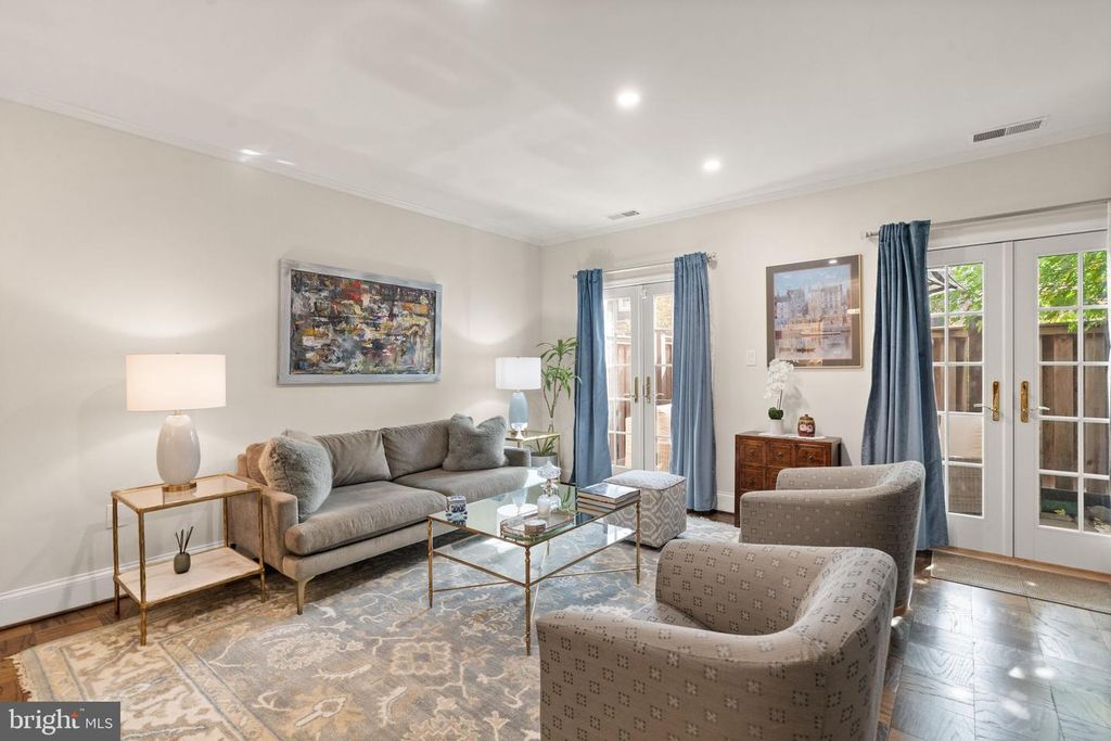 Image 10 of property listing at 1608 BELMONT ST NW #C, Washington, DC 20009
