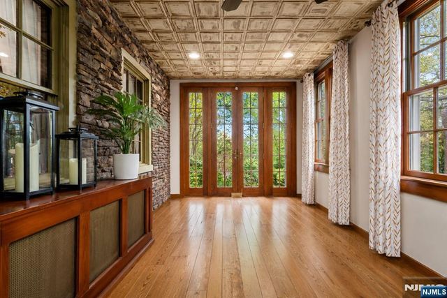 384 Anderson Street, Hackensack, NJ 07601