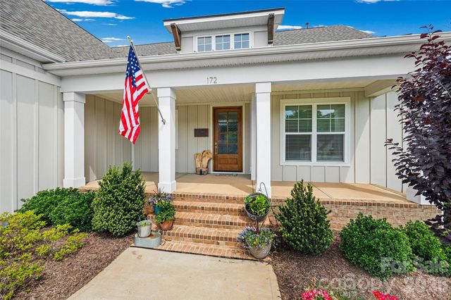 172 Triple Ponds Court, Clover, SC 29710