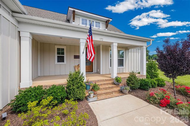 172 Triple Ponds Court, Clover, SC 29710