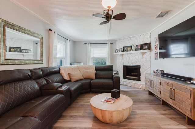 7404 BAY DRIVE, Tampa, FL 33635