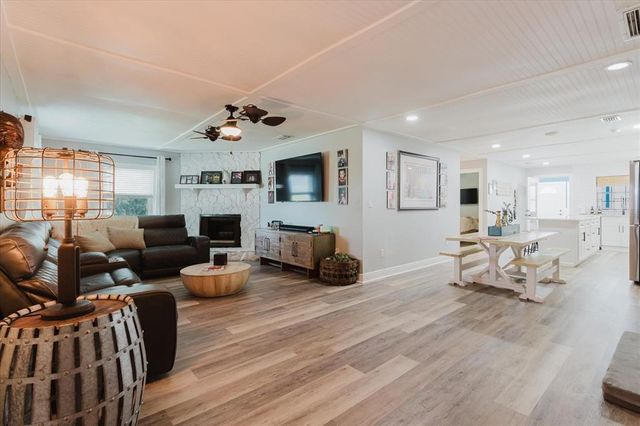 7404 BAY DRIVE, Tampa, FL 33635