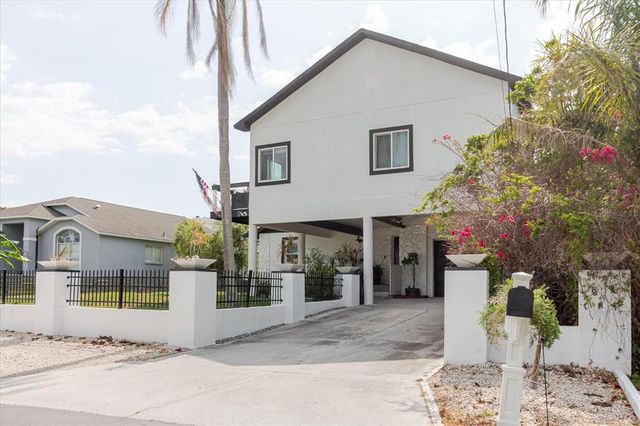 7404 BAY DRIVE, Tampa, FL 33635