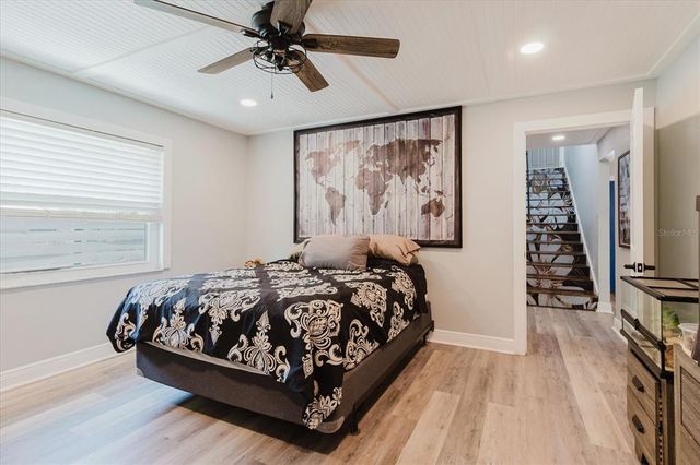 7404 BAY DRIVE, Tampa, FL 33635