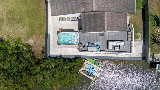 7404 BAY DRIVE, Tampa, FL 33635