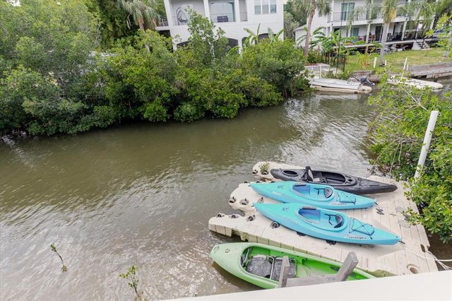 7404 BAY DRIVE, Tampa, FL 33635