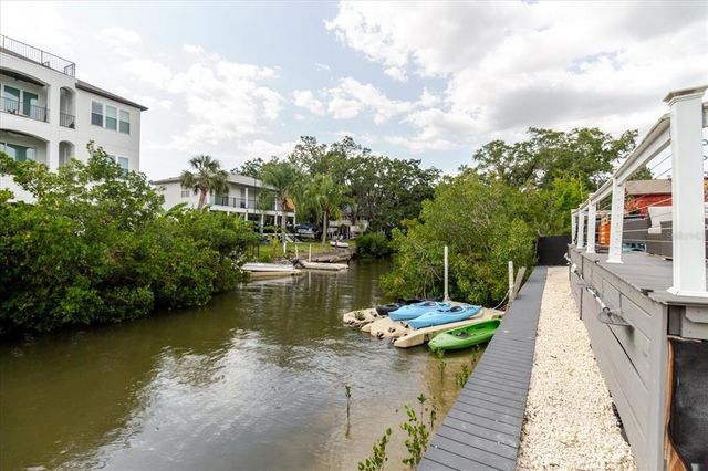 7404 BAY DRIVE, Tampa, FL 33635