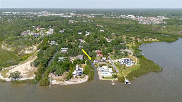 7404 BAY DRIVE, Tampa, FL 33635