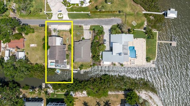7404 BAY DRIVE, Tampa, FL 33635