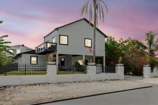 7404 BAY DRIVE, Tampa, FL 33635