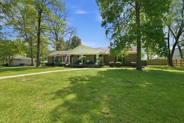 100 April Ln, Shelbyville, TN 37160