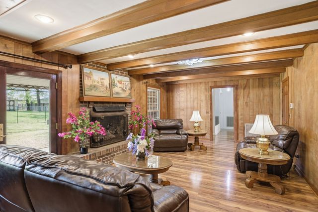100 April Ln, Shelbyville, TN 37160