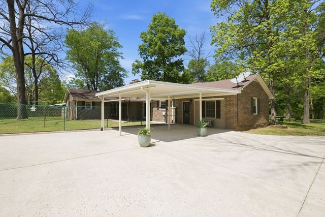 100 April Ln, Shelbyville, TN 37160