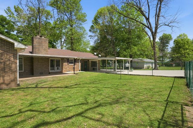 100 April Ln, Shelbyville, TN 37160