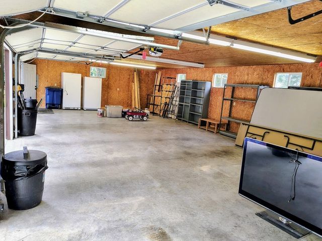 100 April Ln, Shelbyville, TN 37160