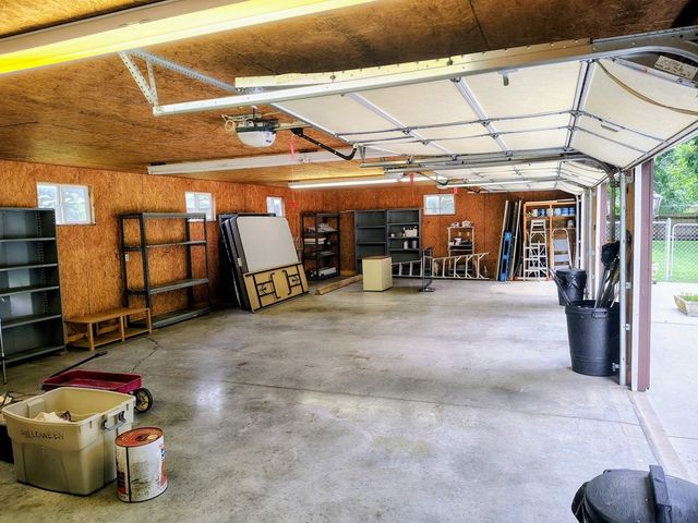 100 April Ln, Shelbyville, TN 37160