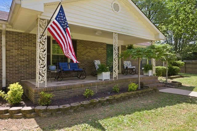 100 April Ln, Shelbyville, TN 37160