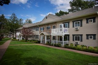 556 New Highway 4-2A, Hauppauge, NY 11788