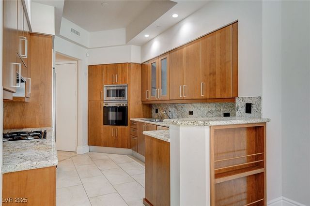 2877 Paradise Road 104, Las Vegas, NV 89109