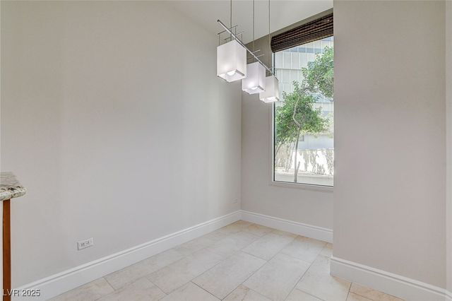 2877 Paradise Road 104, Las Vegas, NV 89109