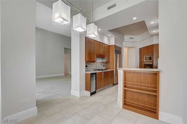 2877 Paradise Road 104, Las Vegas, NV 89109