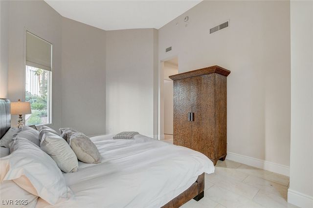 2877 Paradise Road 104, Las Vegas, NV 89109