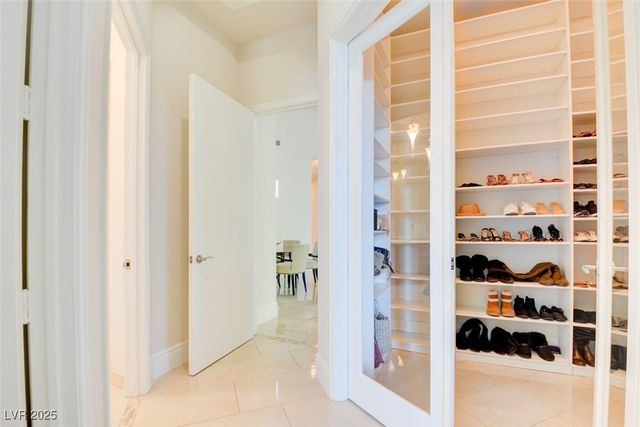 2877 Paradise Road 104, Las Vegas, NV 89109