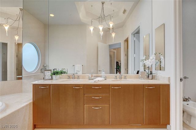 2877 Paradise Road 104, Las Vegas, NV 89109