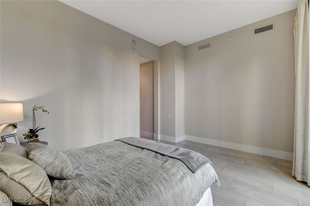 2877 Paradise Road 104, Las Vegas, NV 89109