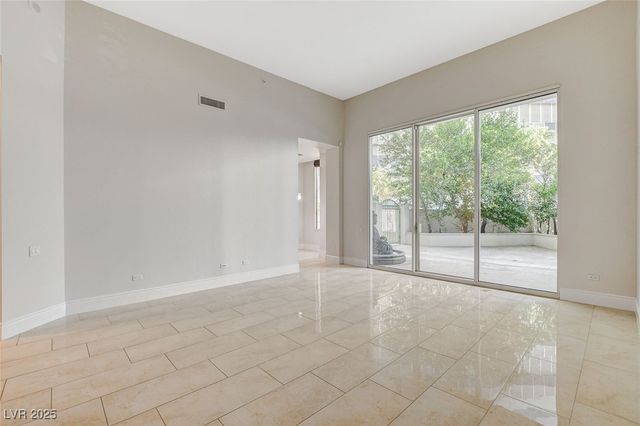 2877 Paradise Road 104, Las Vegas, NV 89109