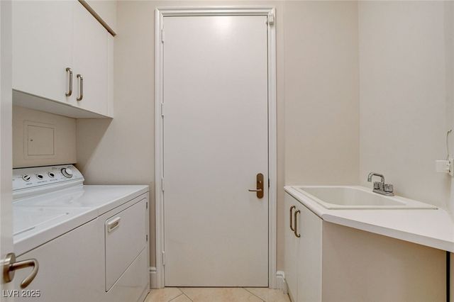 2877 Paradise Road 104, Las Vegas, NV 89109