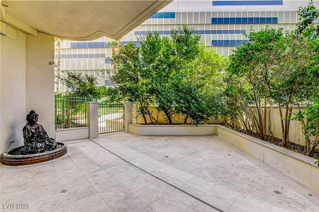 2877 Paradise Road 104, Las Vegas, NV 89109