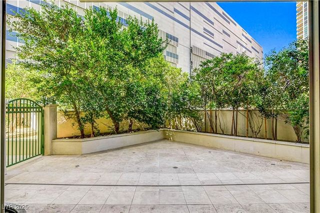 2877 Paradise Road 104, Las Vegas, NV 89109