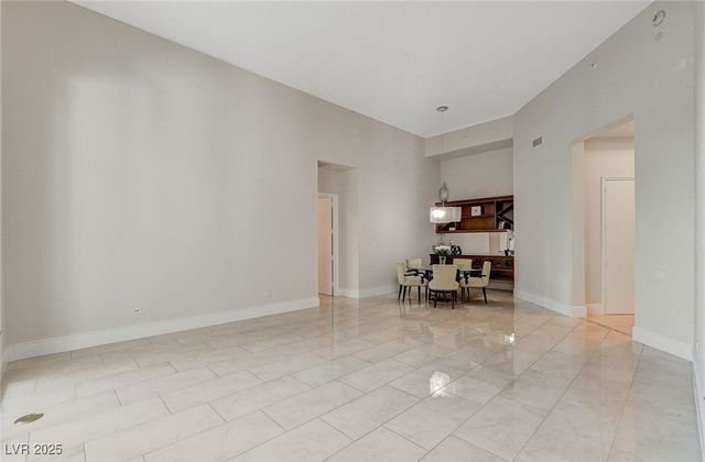 2877 Paradise Road 104, Las Vegas, NV 89109