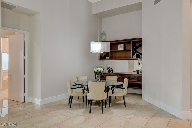 2877 Paradise Road 104, Las Vegas, NV 89109