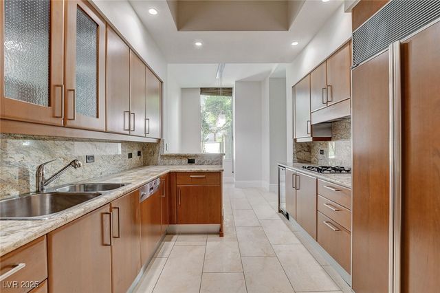 2877 Paradise Road 104, Las Vegas, NV 89109