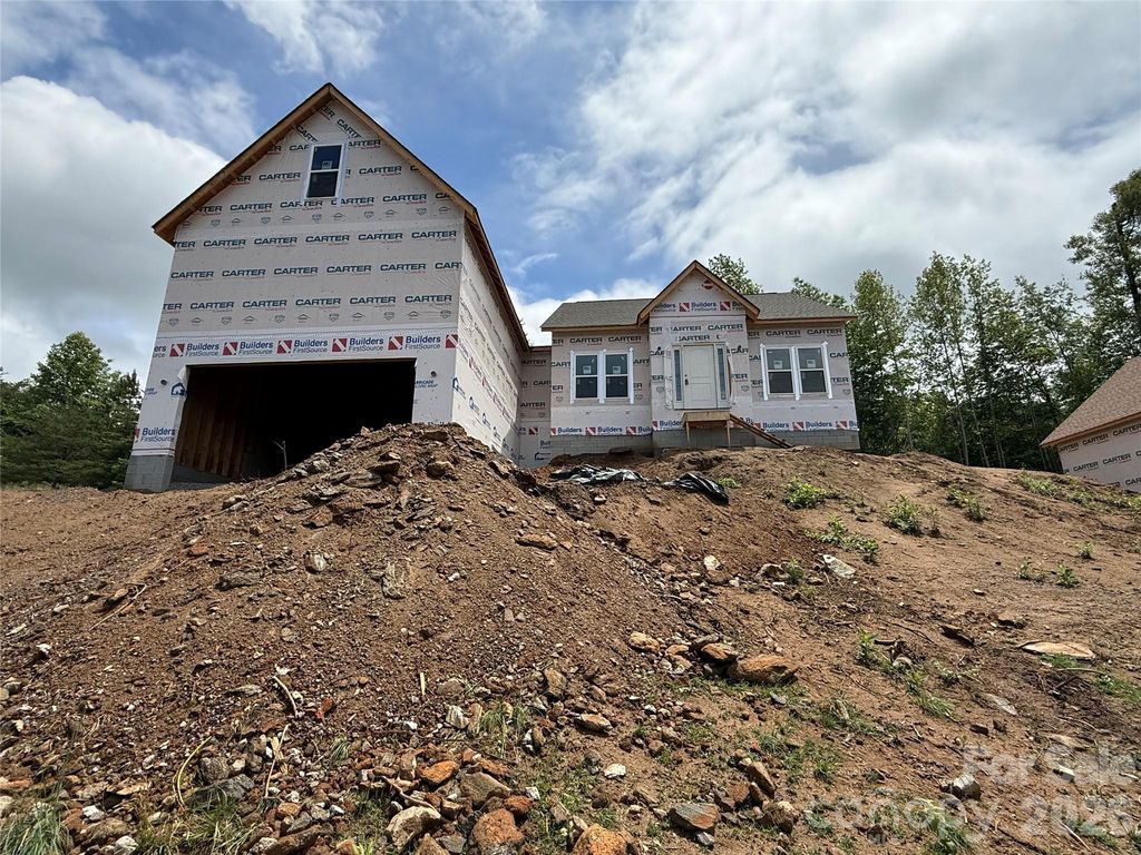 405 Huntington Woods Street SE, Lenoir, NC 28645