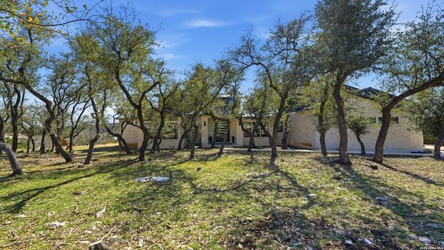2587 Falling Oak, Blanco, TX 78606