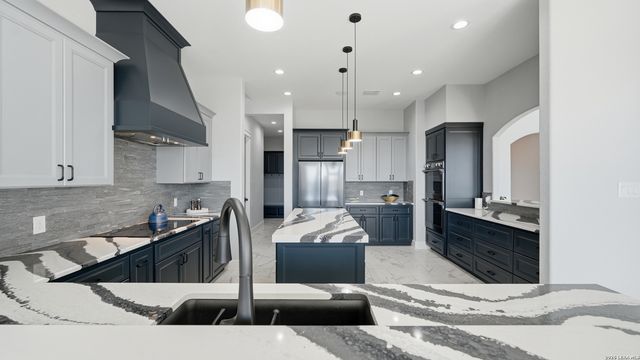 2587 Falling Oak, Blanco, TX 78606