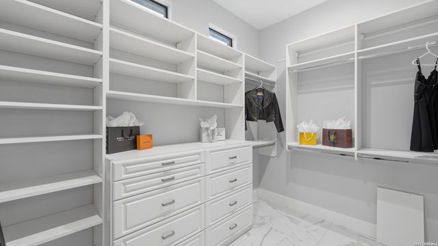 2587 Falling Oak, Blanco, TX 78606